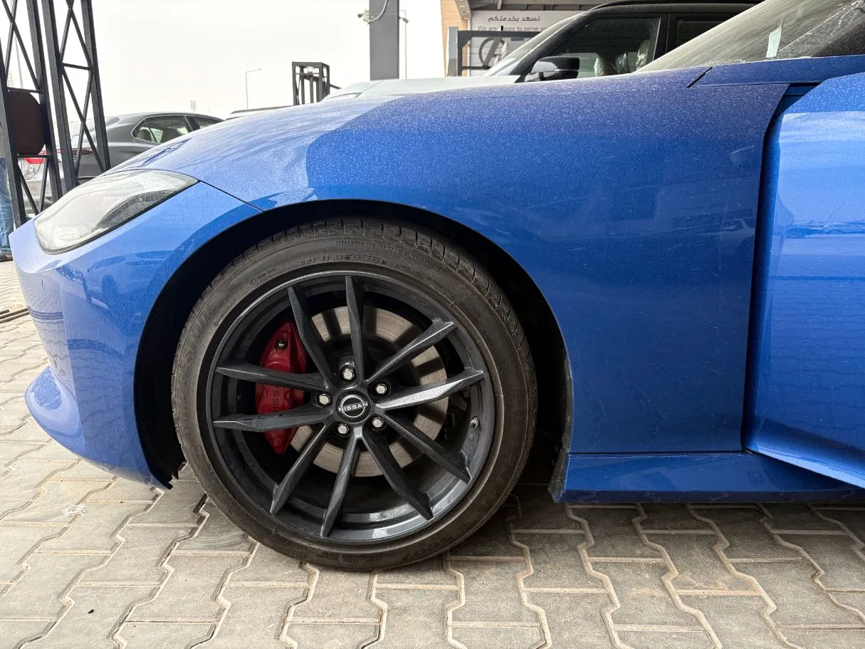 Car image 8