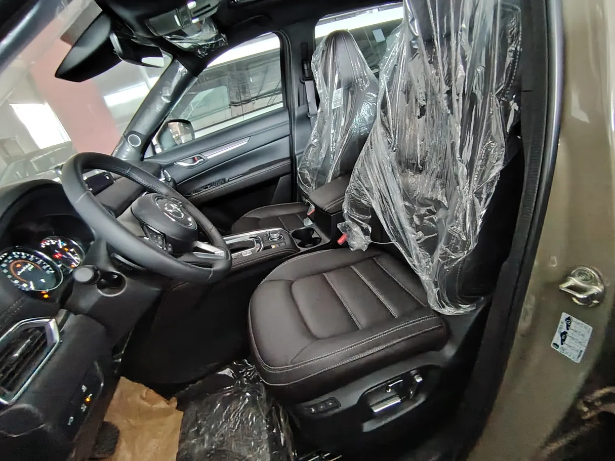 Car image 15
