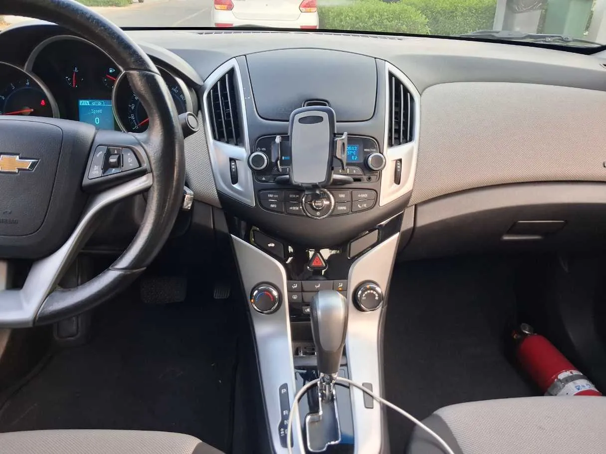 Car image 18