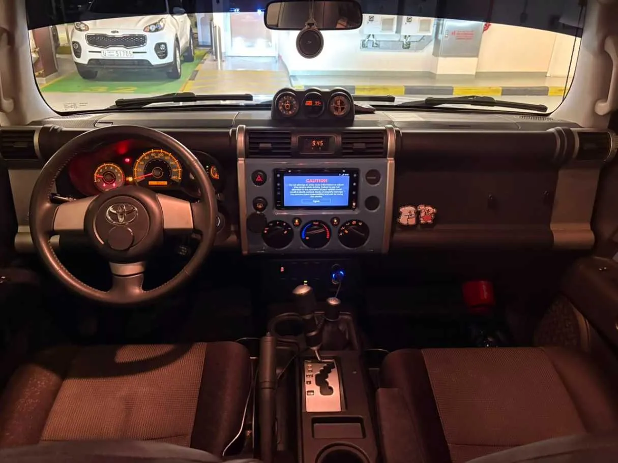 Car image 14