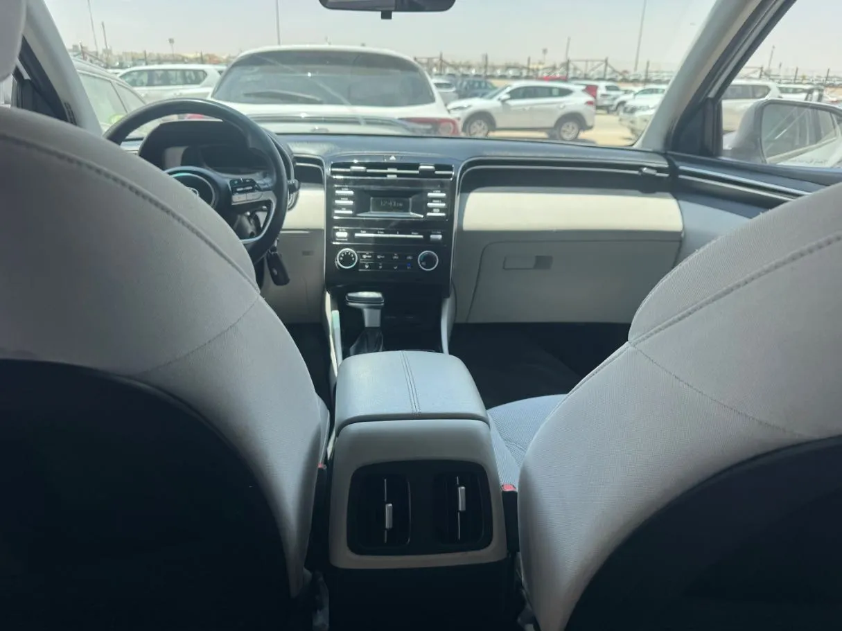 Car image 16