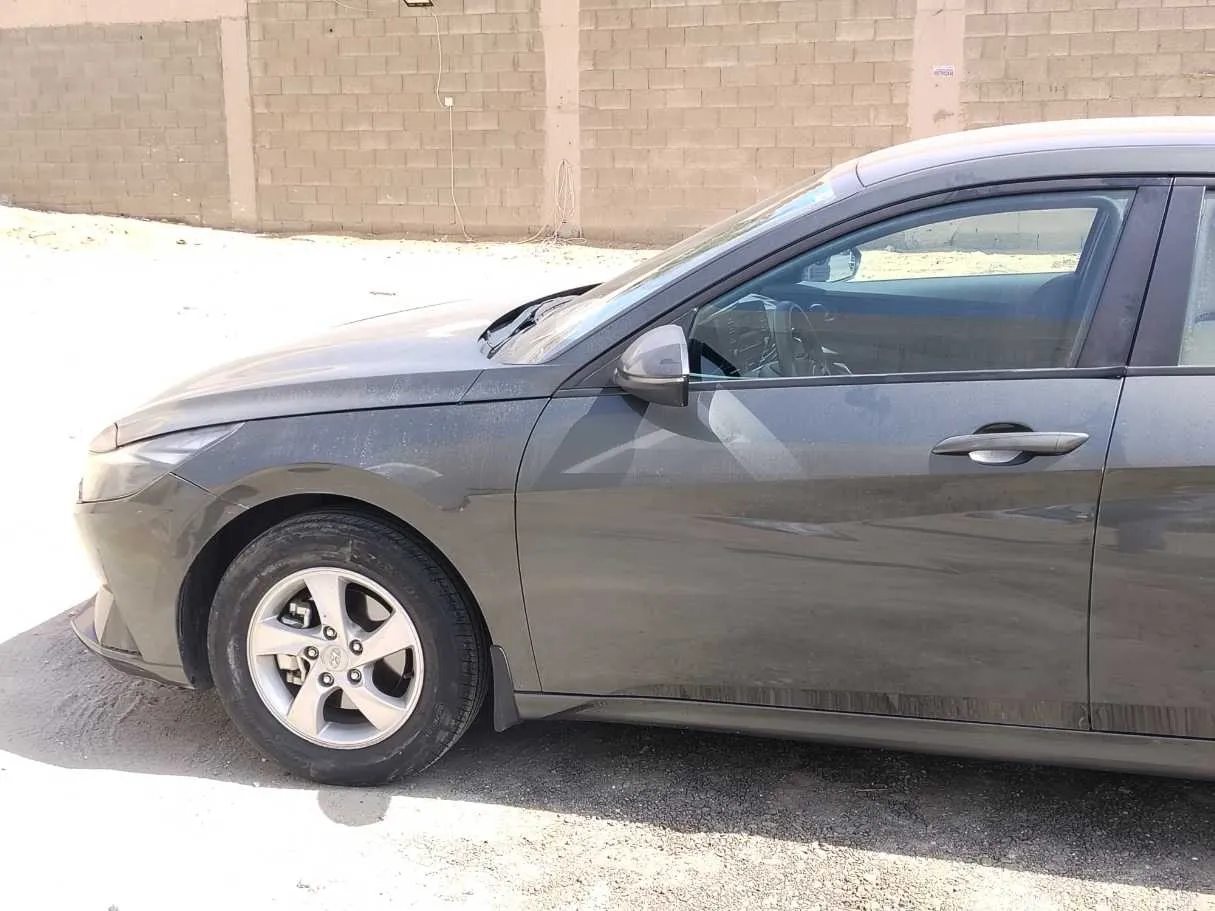 Car image 9
