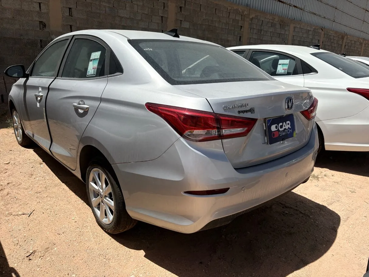 Car image 5