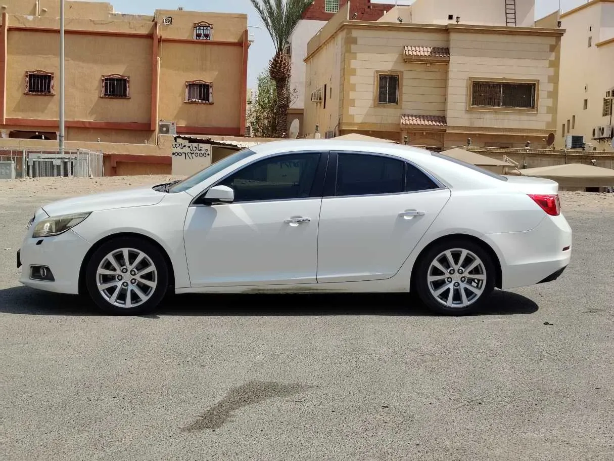 Car image 8