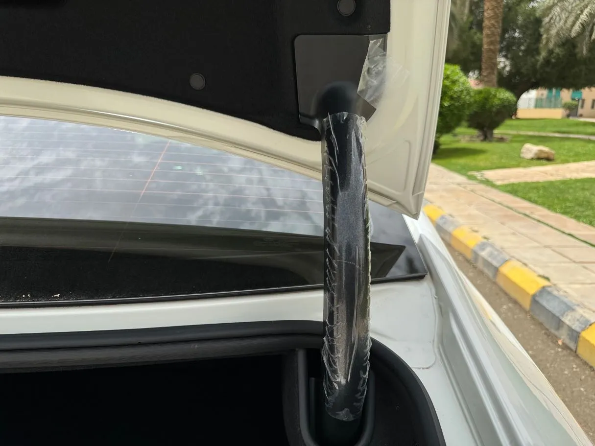 Car image 27