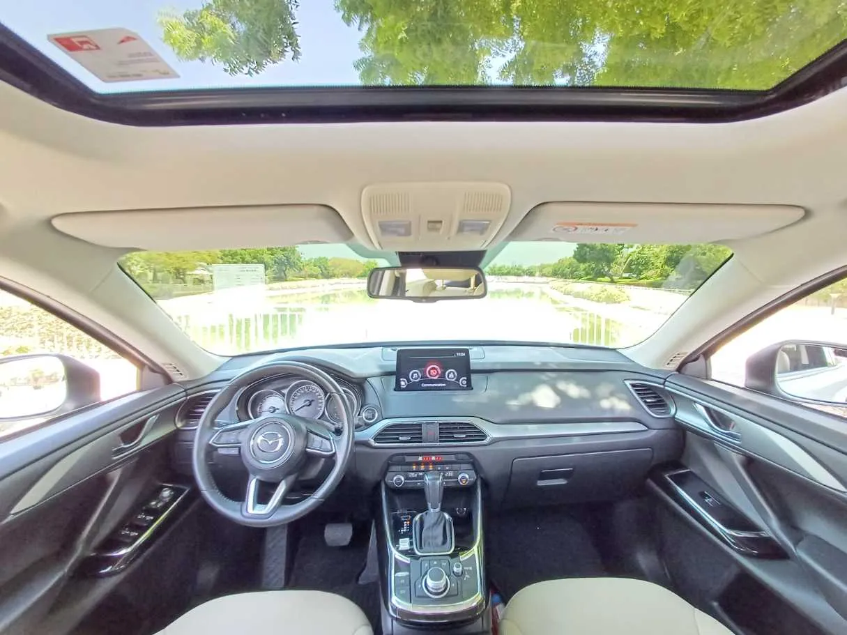 Car image 15