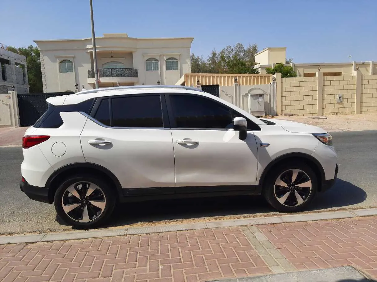 Car image 8