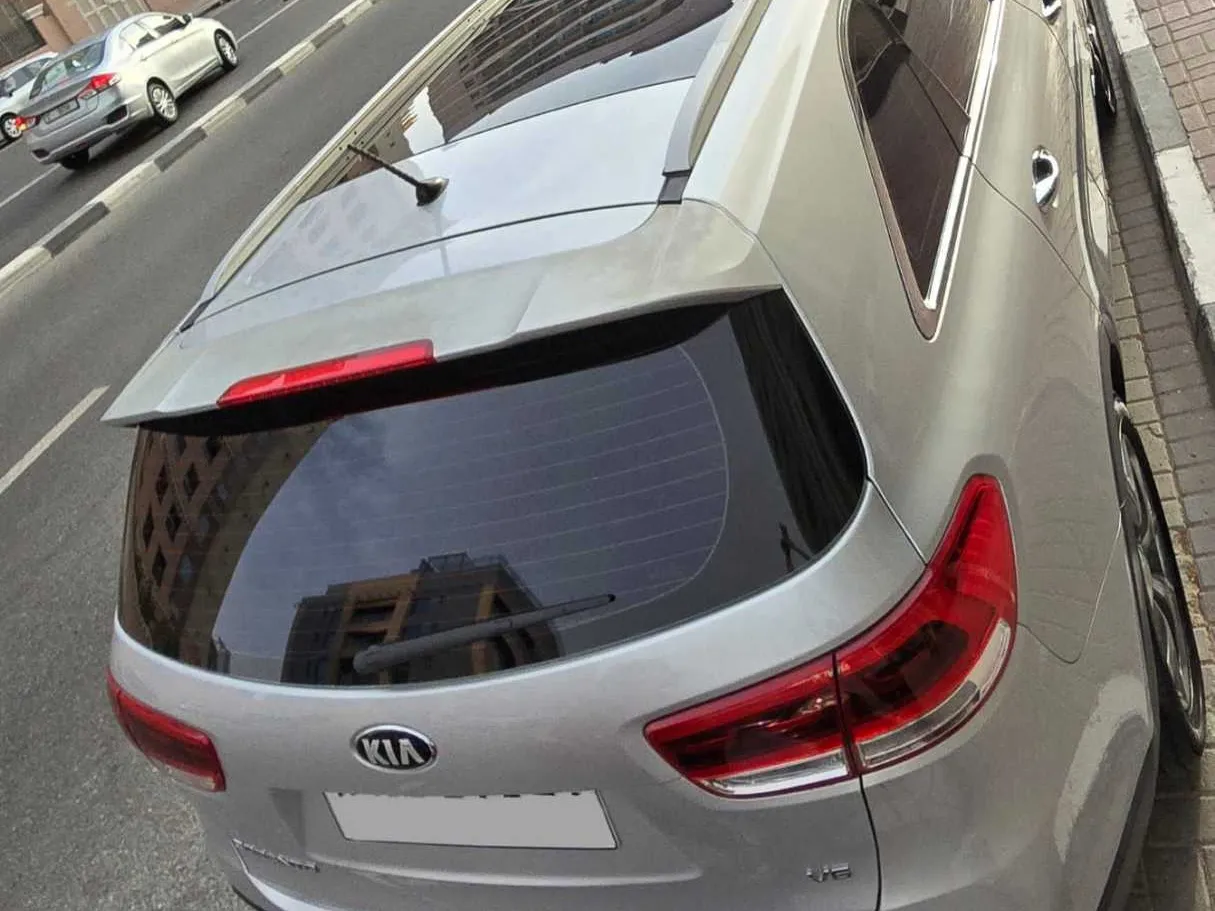Car image 8
