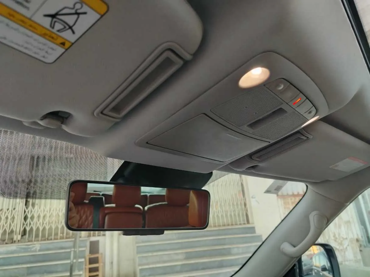 Car image 32