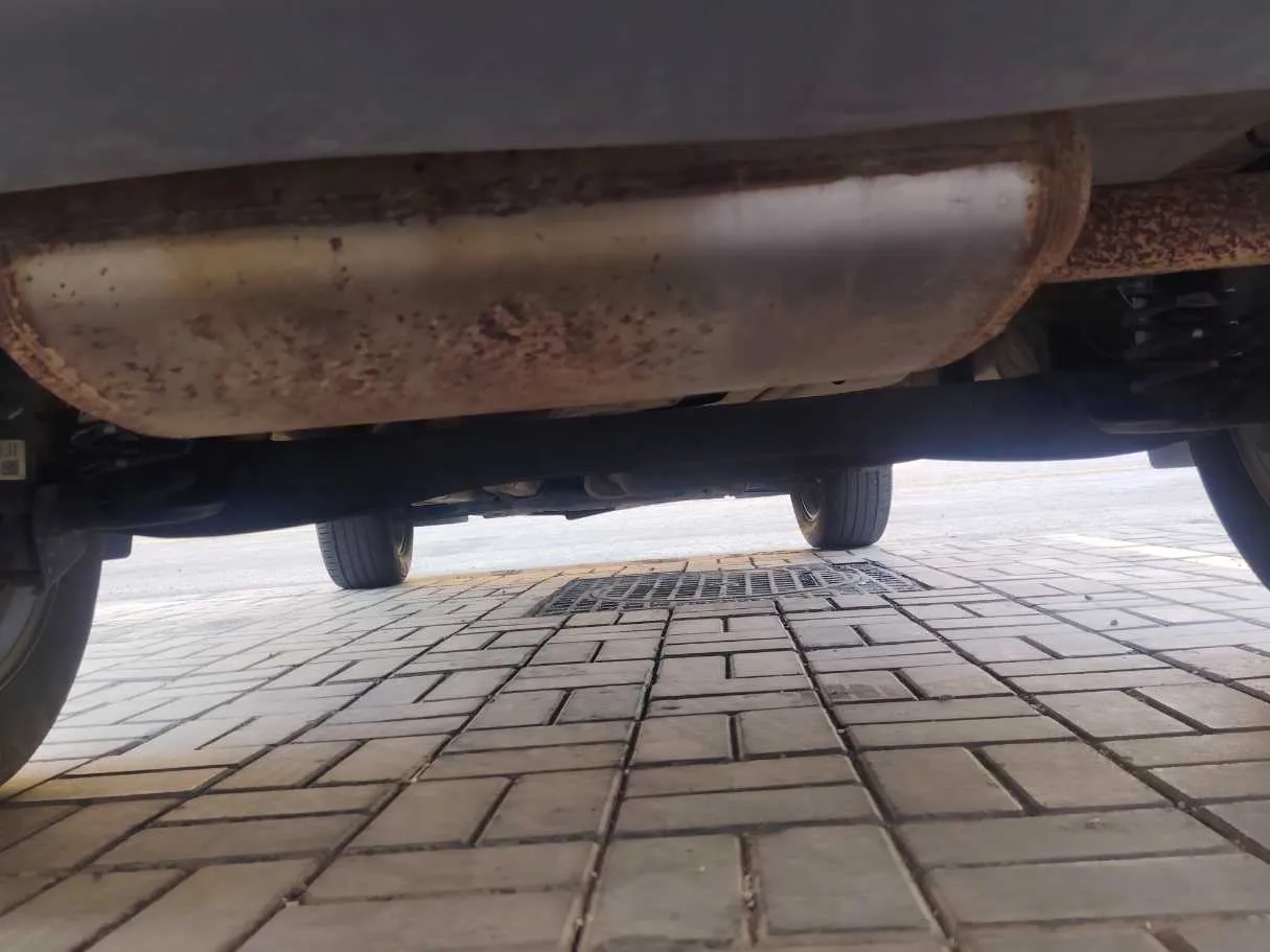 Car image 32