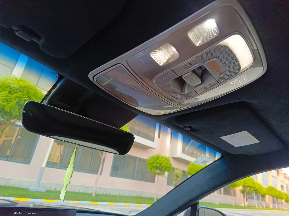 Car image 36