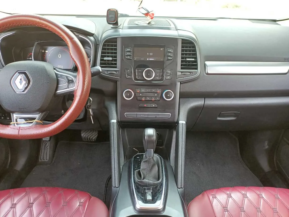 Car image 18