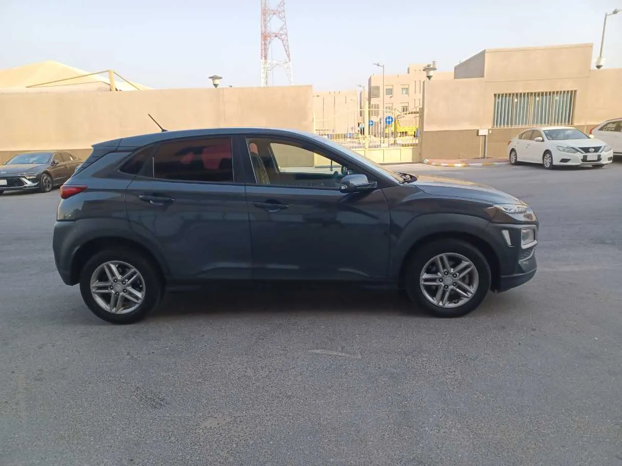 Car image 4