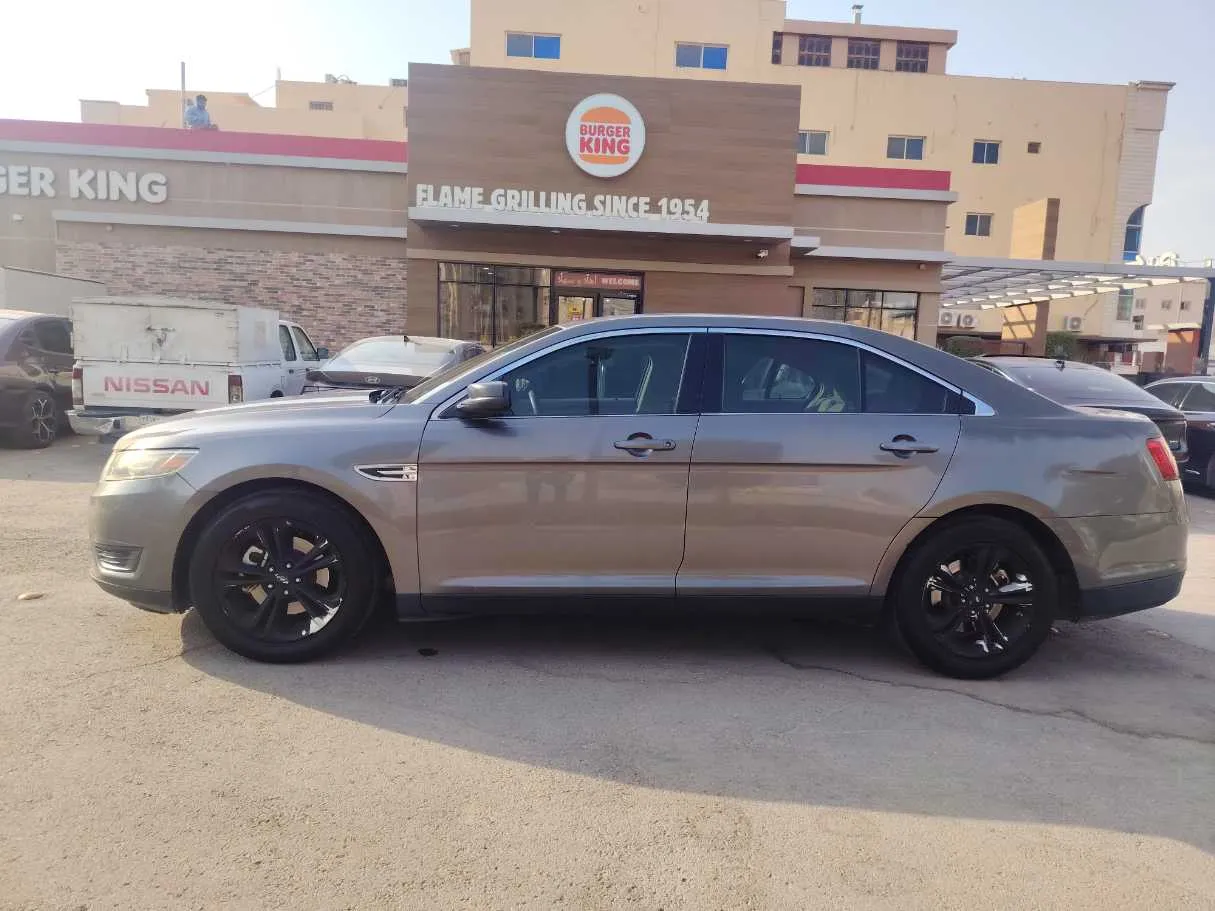 Car image 8