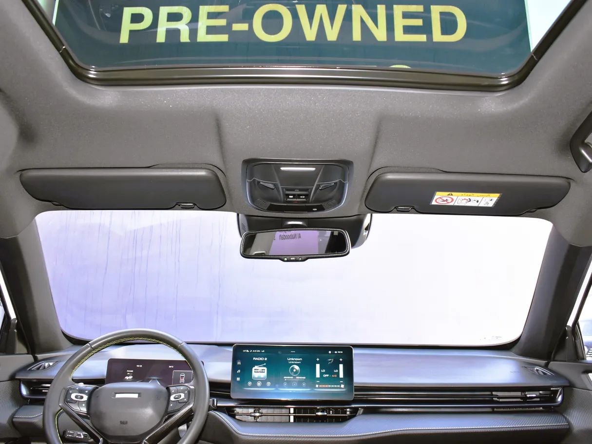 Car image 13