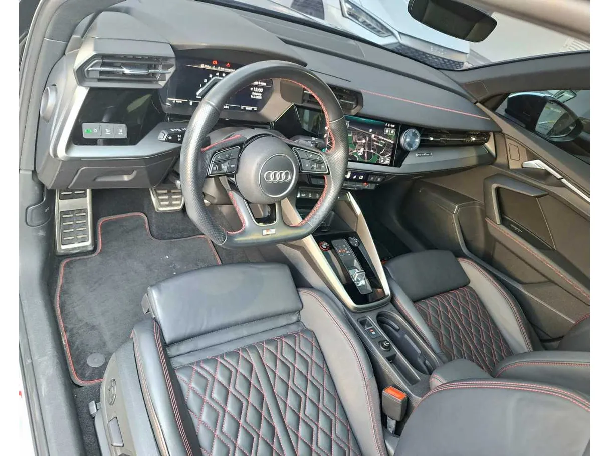 Car image 13