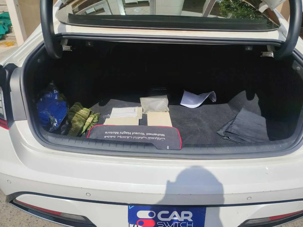 Car image 32