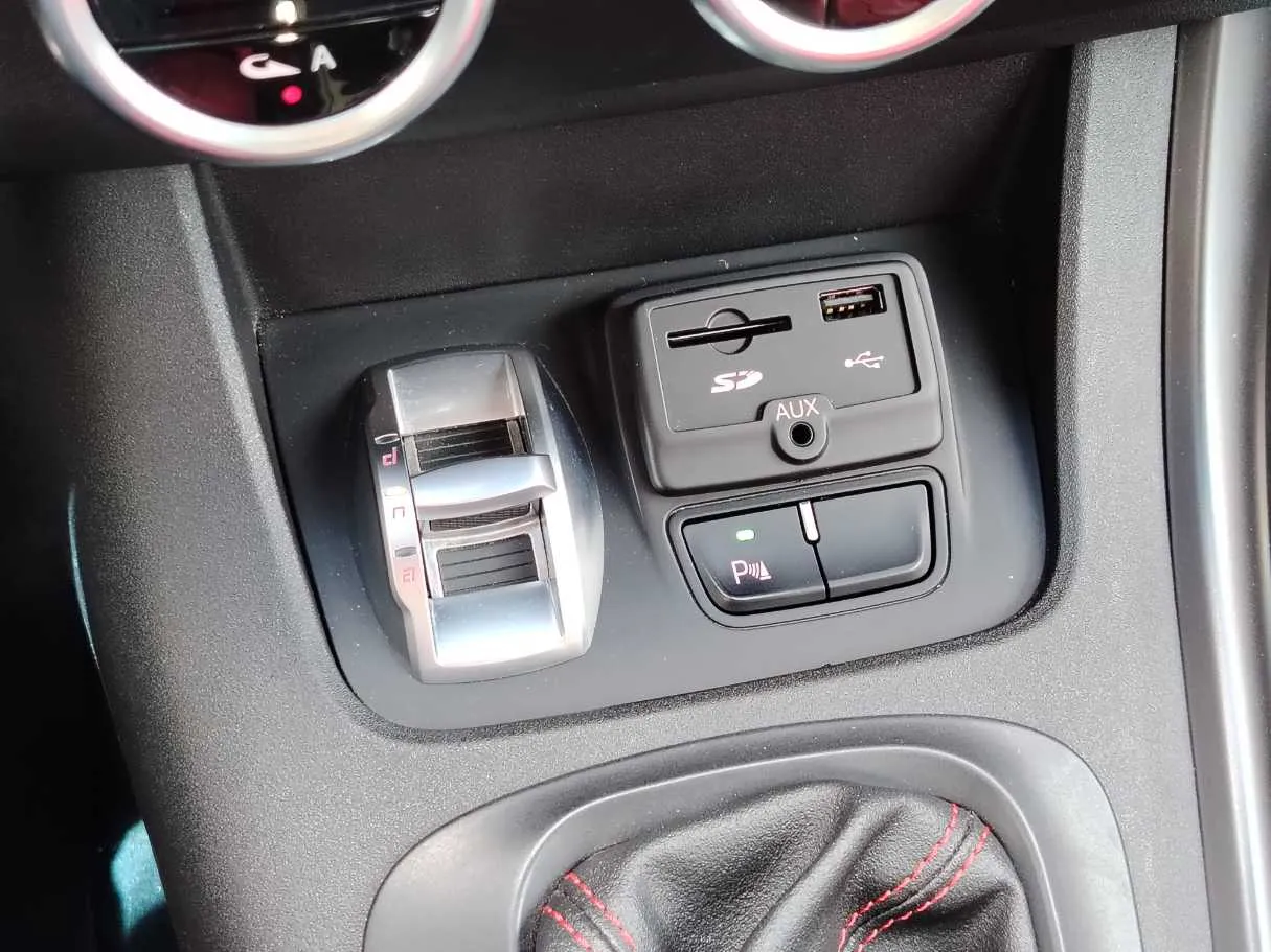 Car image 24