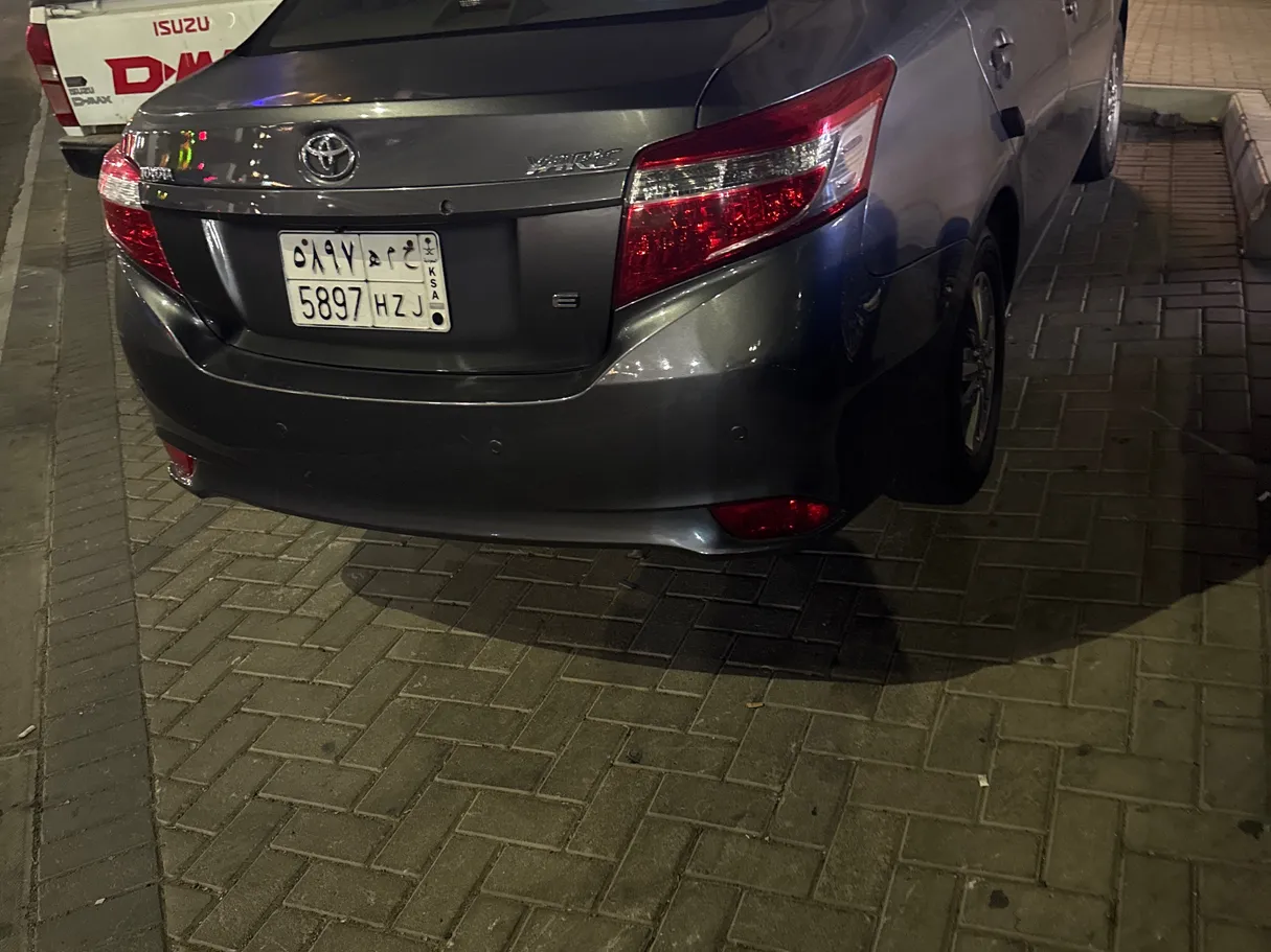 Car image 3