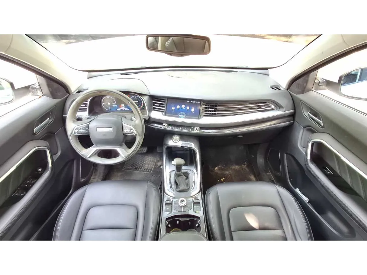 Car image 18
