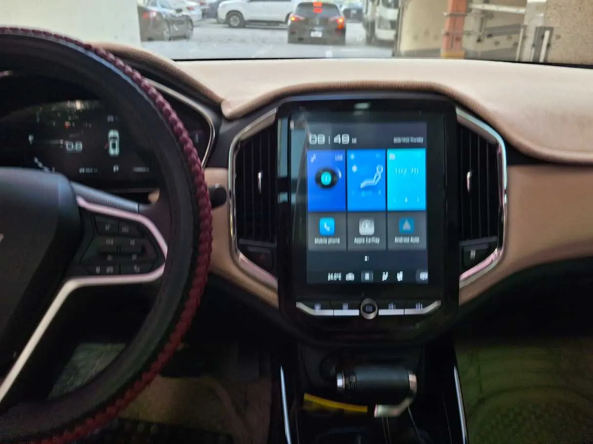 Car image 16