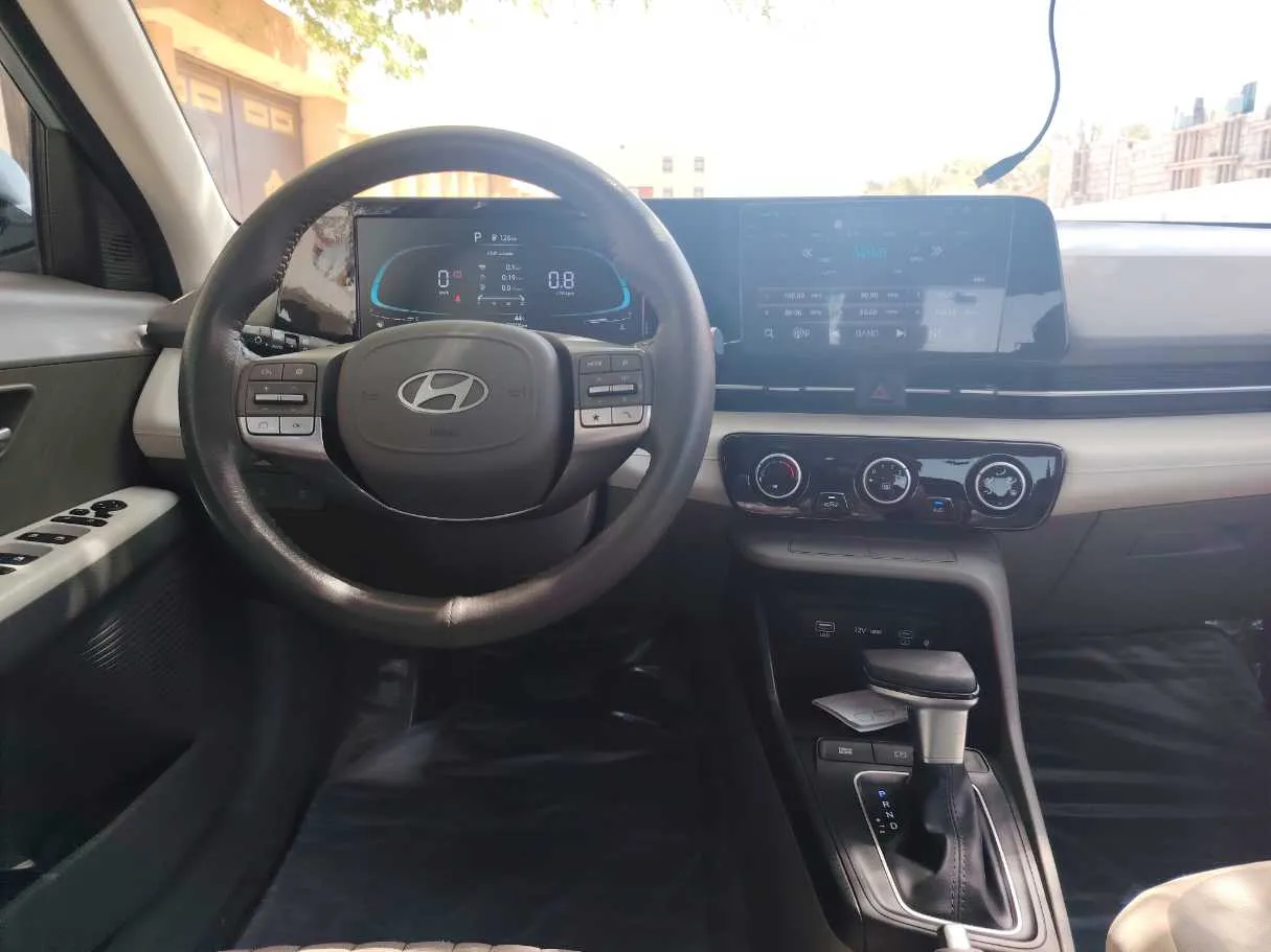 Car image 21