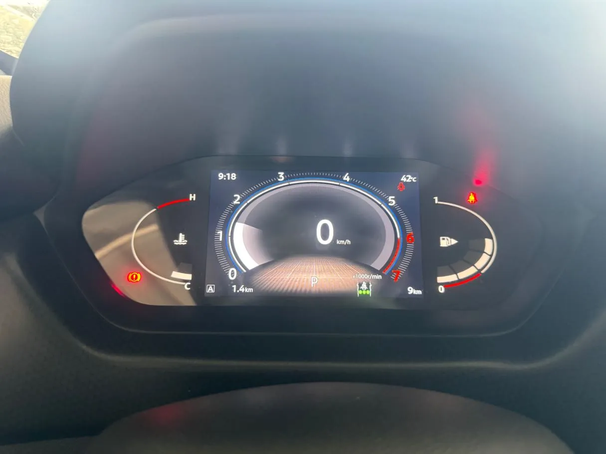 Car image 15