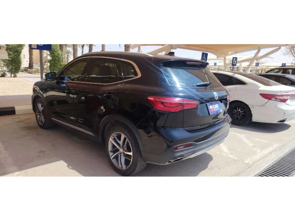 Car image 7
