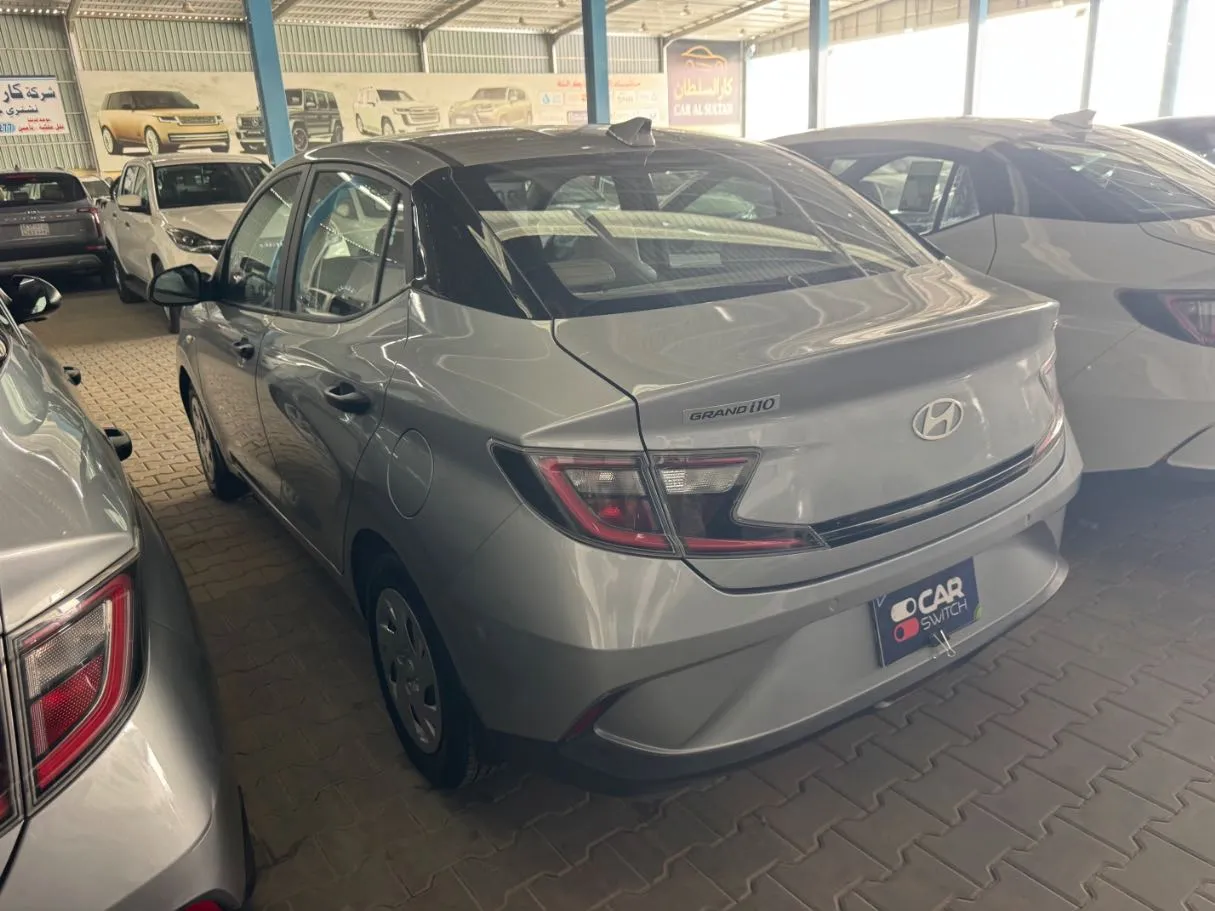 Car image 6