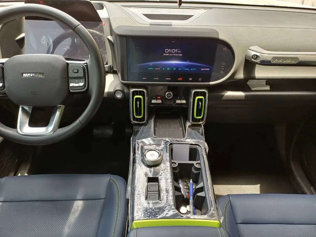 Car image 16