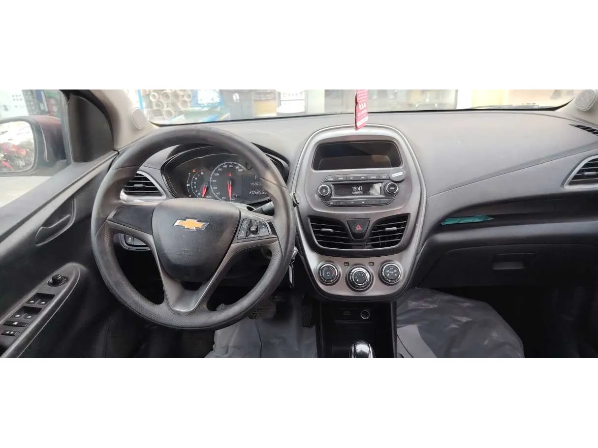 Car image 25