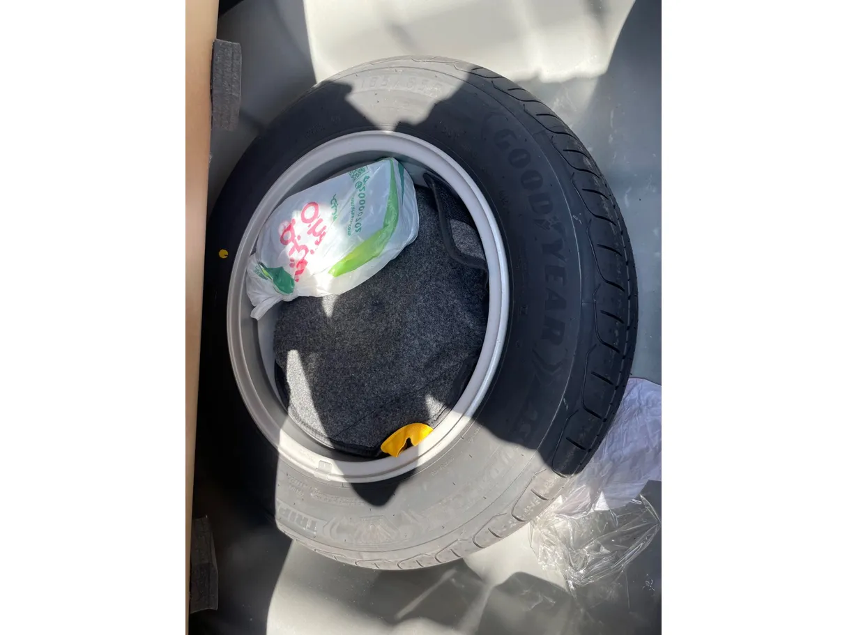 Car image 22