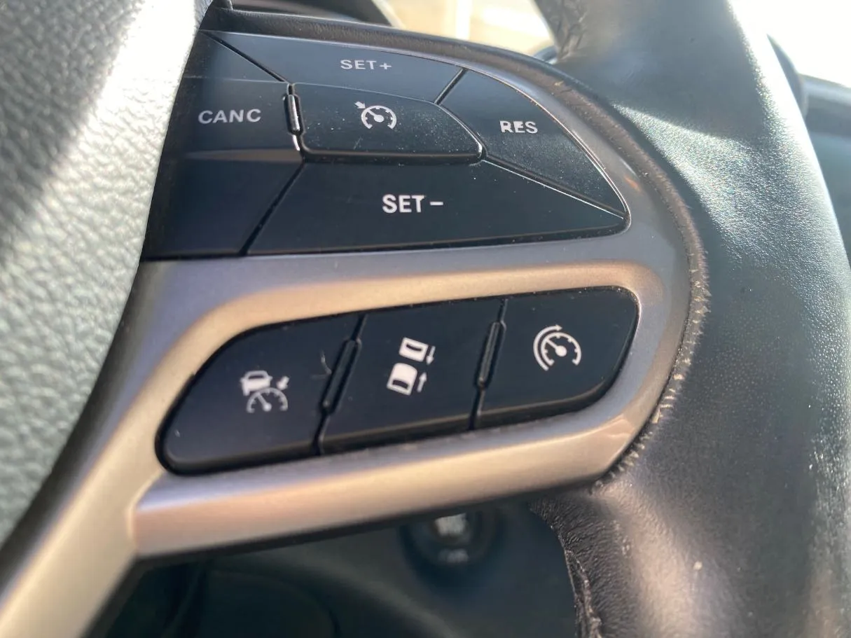 Car image 27
