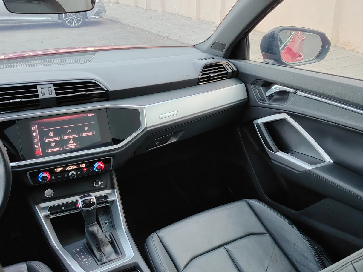 Car image 23