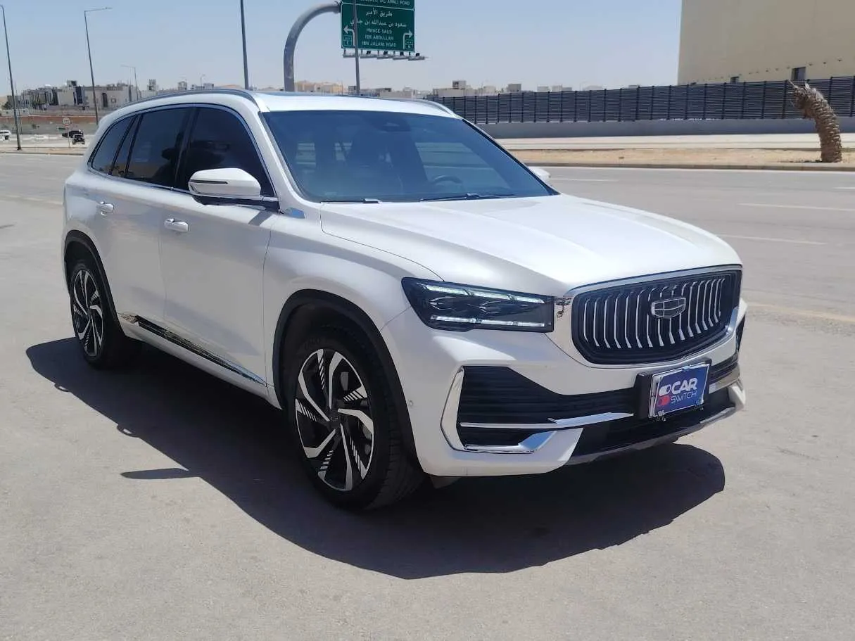 Car image 3
