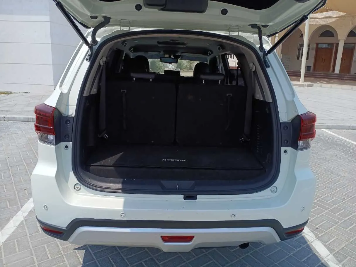 Car image 26