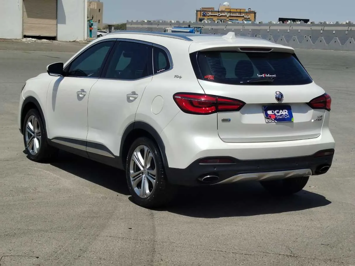 Car image 7