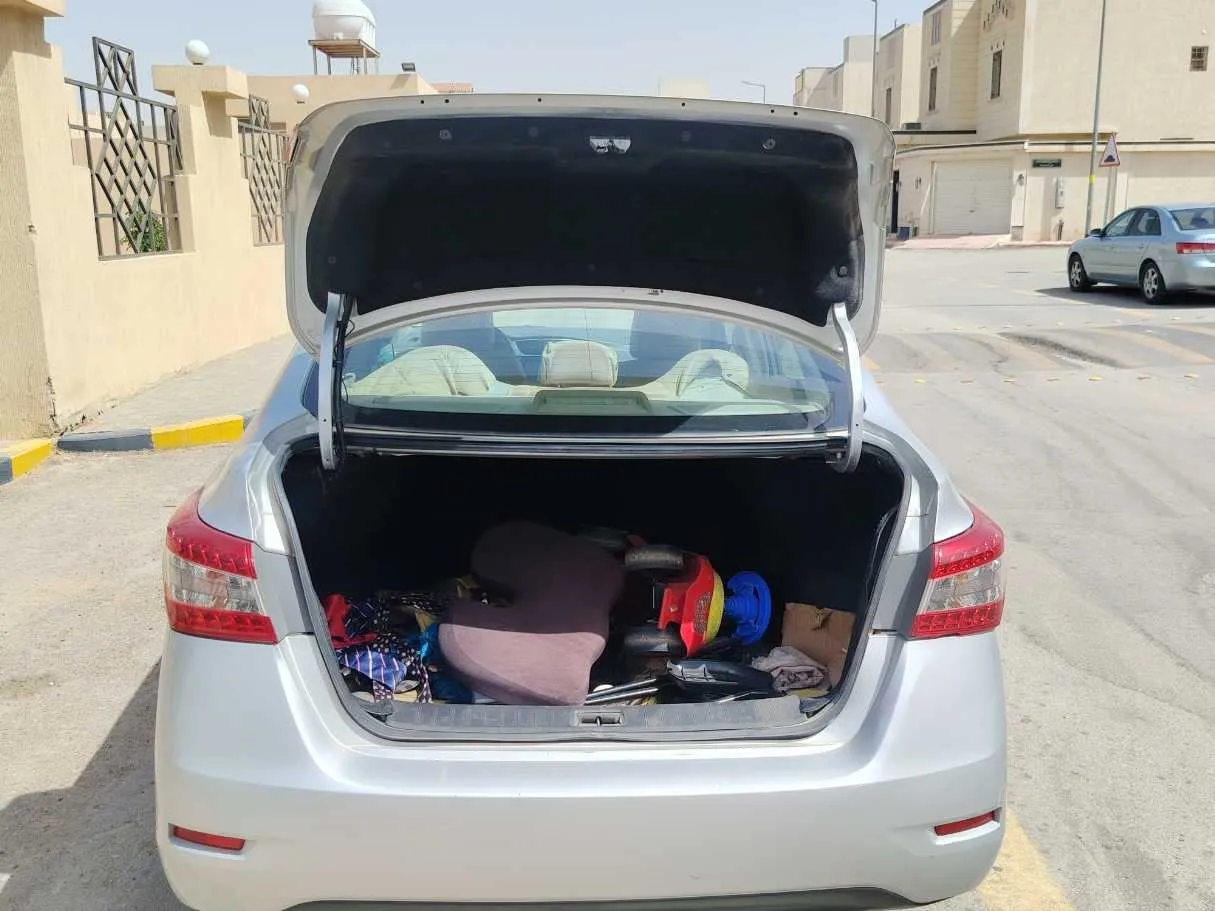 Car image 22