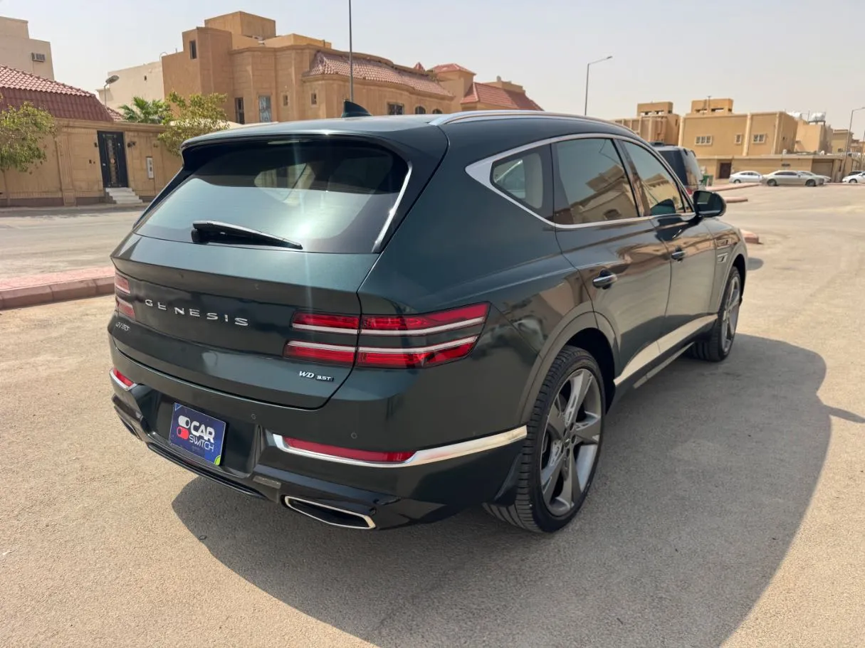 Car image 5