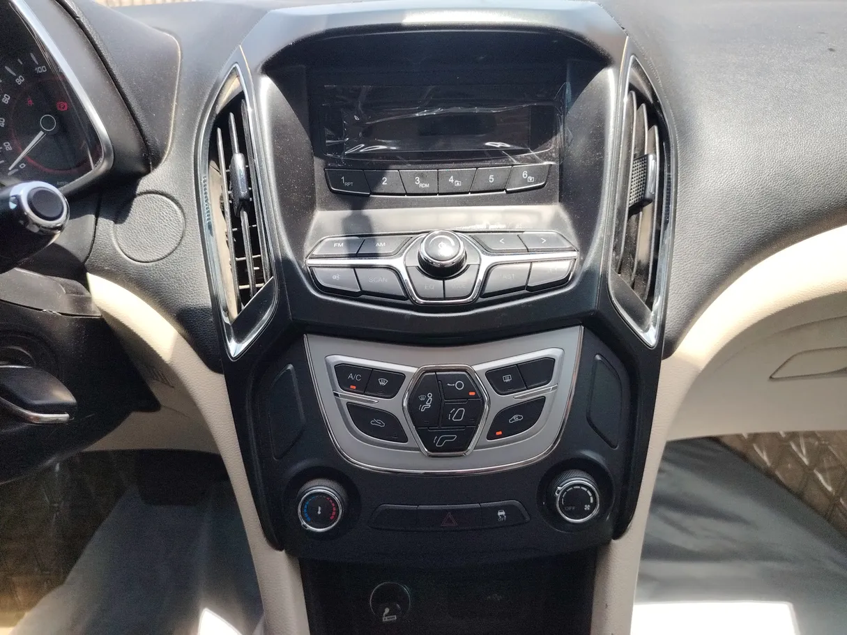 Car image 20