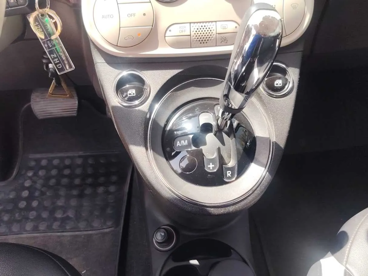 Car image 15