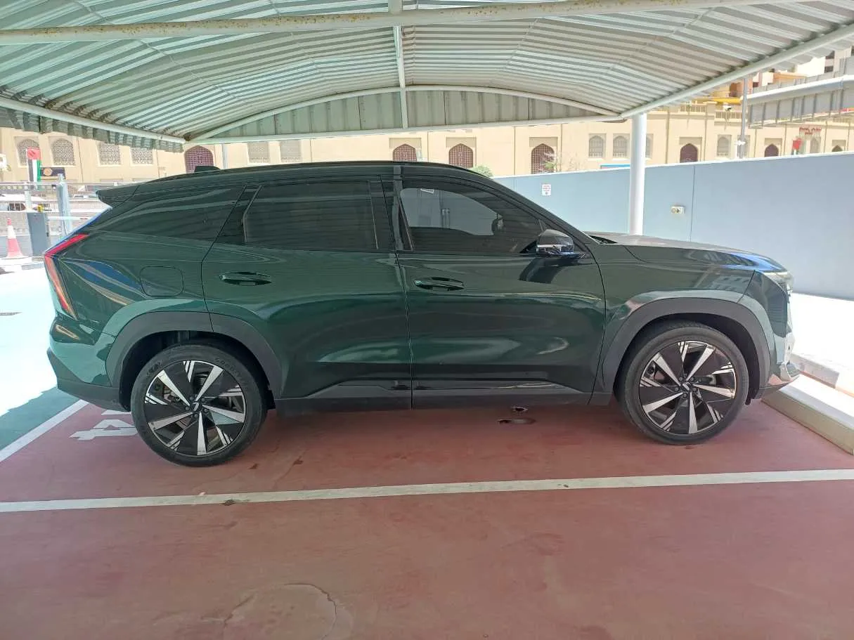Car image 8