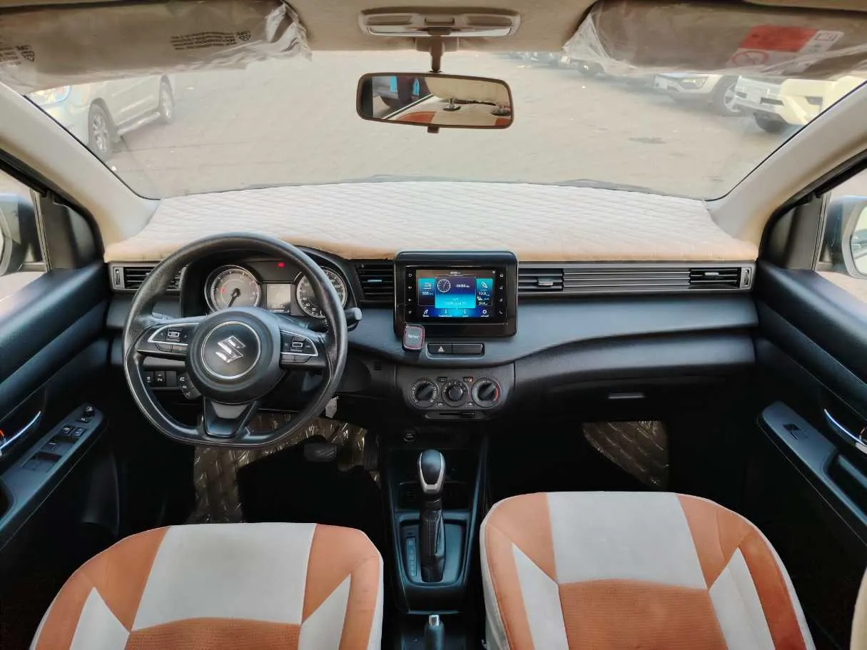 Car image 18