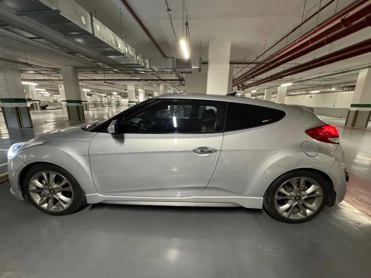 Car image 8