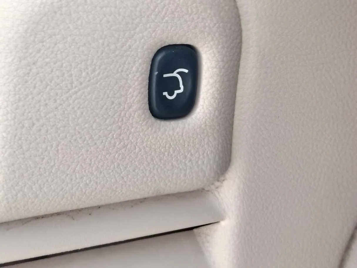 Car image 37
