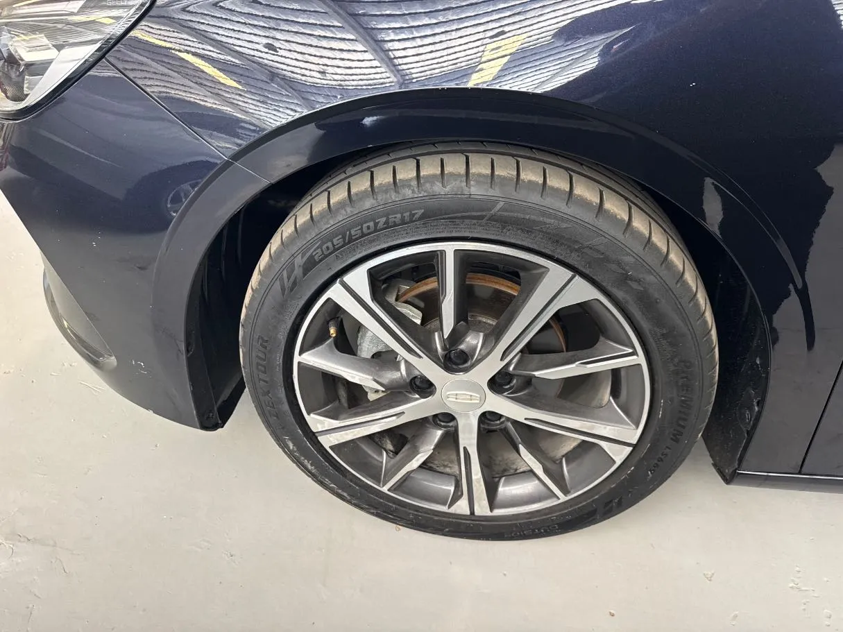 Car image 7