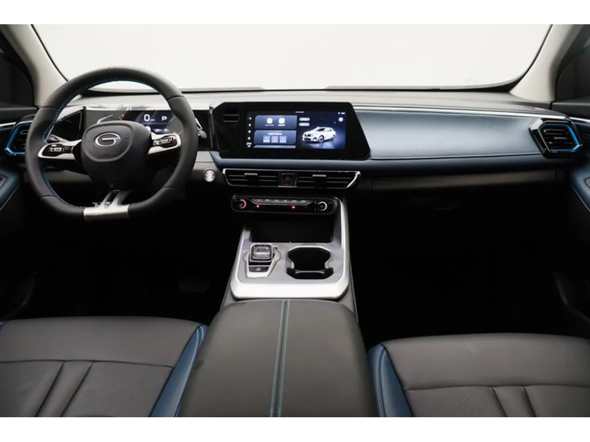 Car image 14