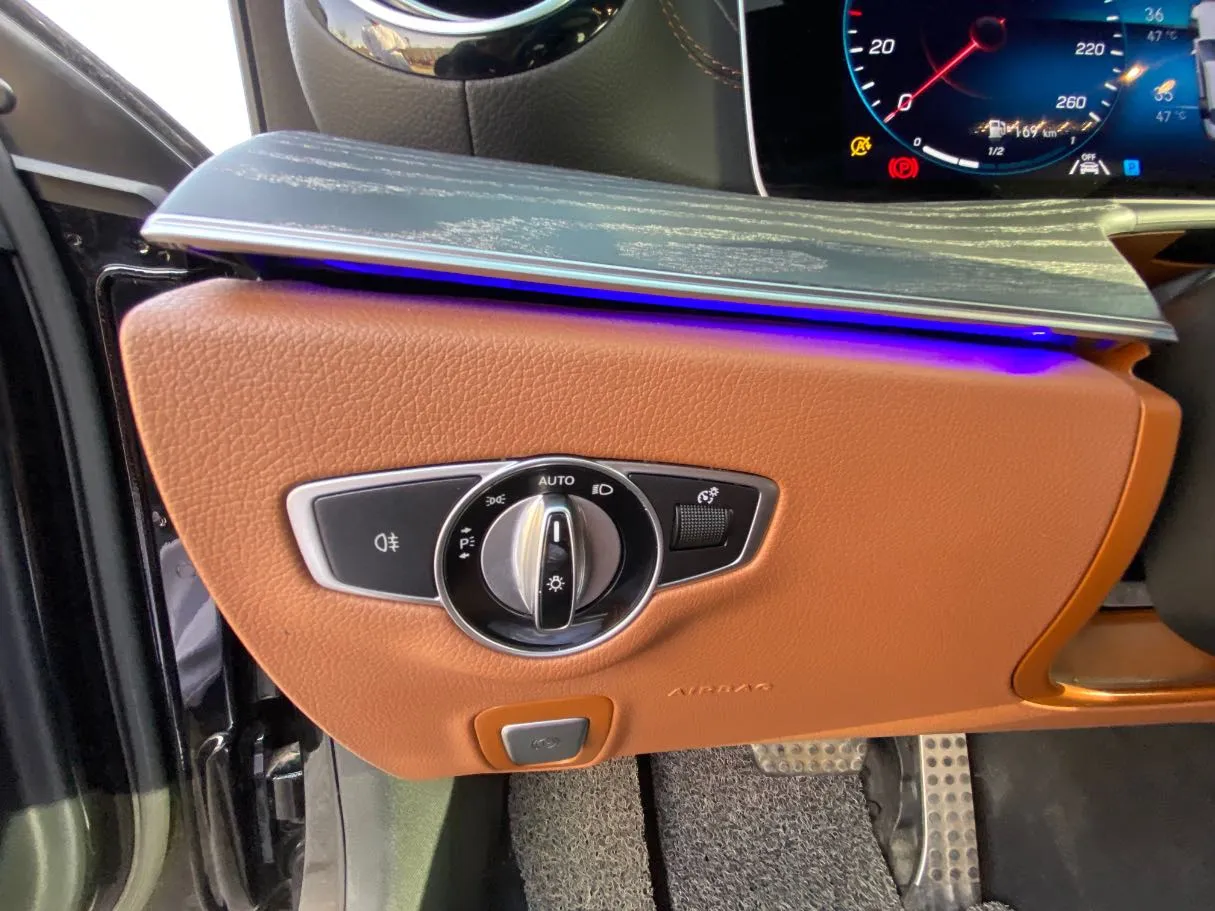 Car image 25