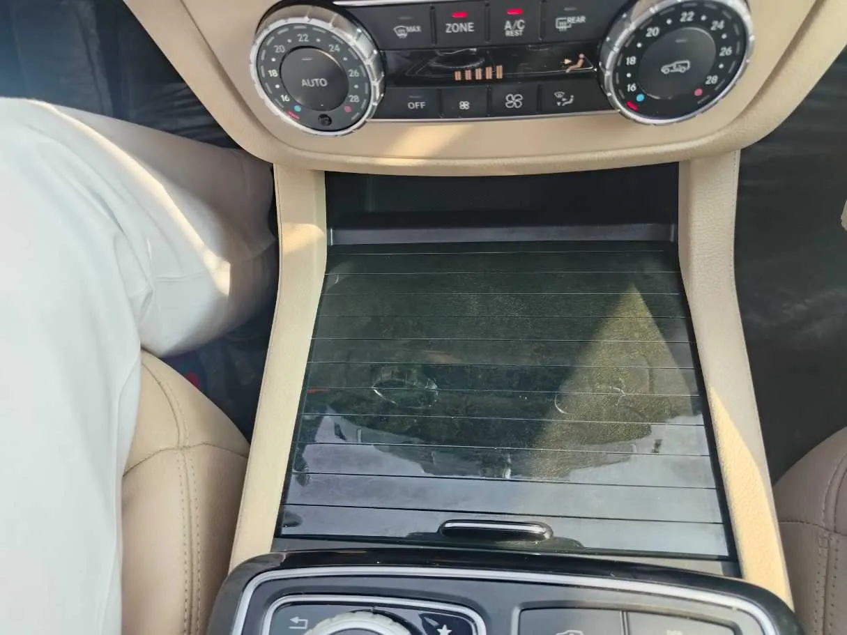 Car image 45