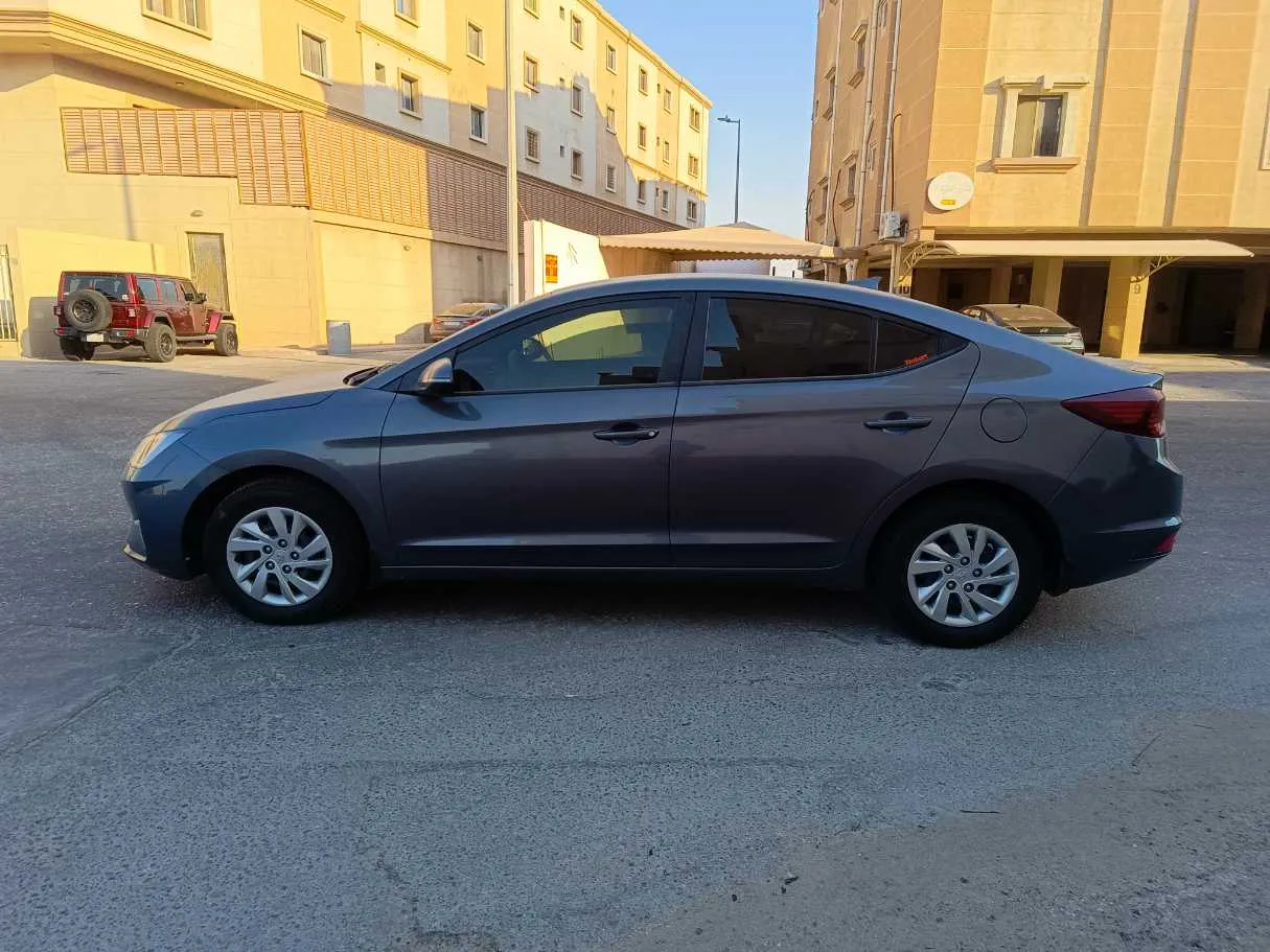 Car image 8